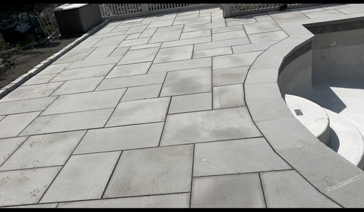 ARCTIC GREY THERMAL PAVERS
